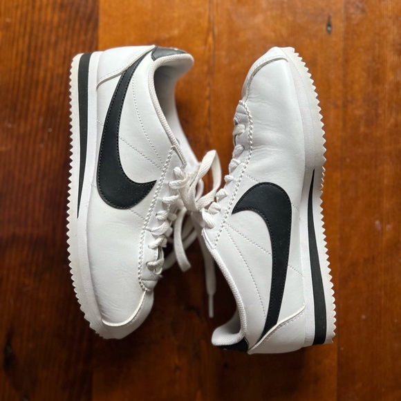 Nike Shoes - Nike Cortez Women’s Size 7.5